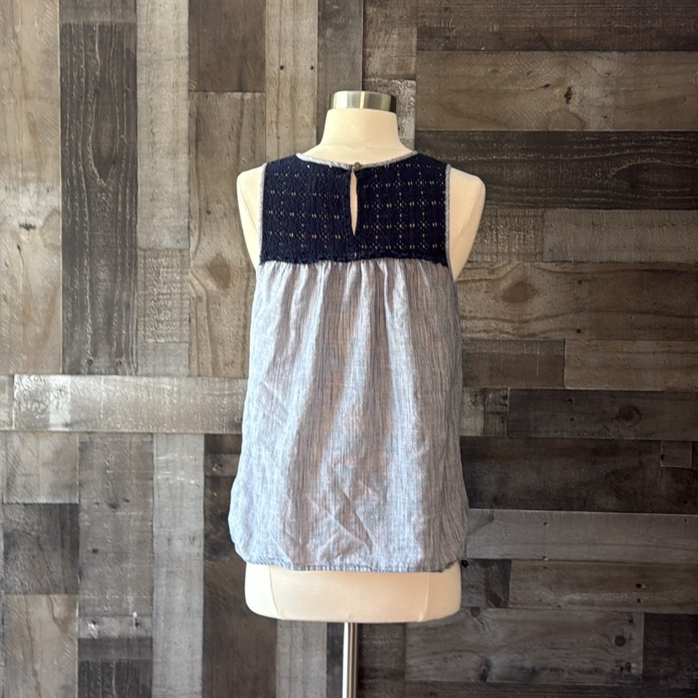 Liz Lange Maternity top XSmall elegant floral lace pregnancy summer vacation - Picture 9 of 12